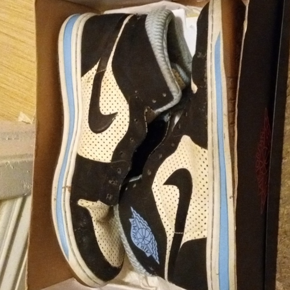 Jordans 1, retro UNC